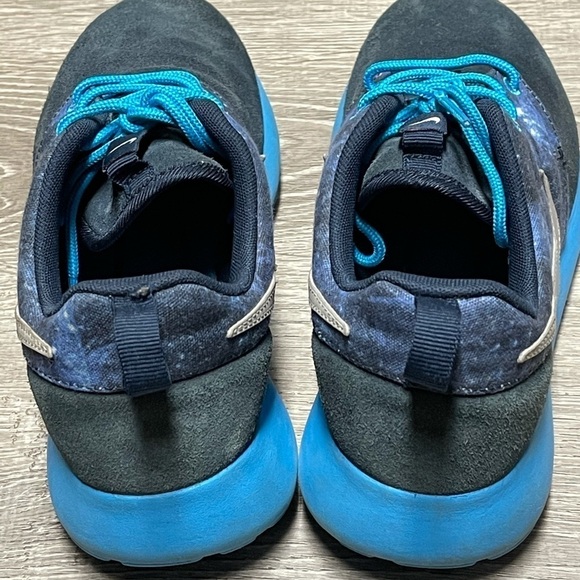 Nike roshe run women’s sneakers - Picture 3 of 8